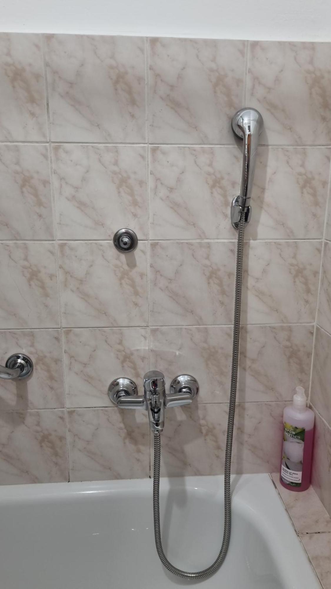 Studio Apartman Luna Karlovac Bagian luar foto